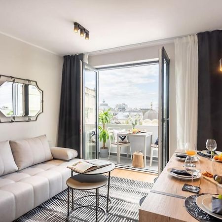 Stunning Views 2Br Midtown Flat - Charming Balcony Apartment Bucharest Luaran gambar