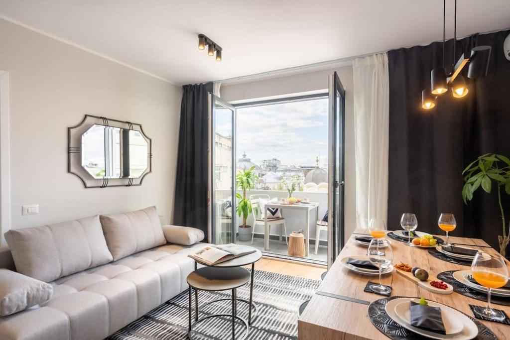Stunning Views 2Br Midtown Flat - Charming Balcony Apartment Bucharest Luaran gambar